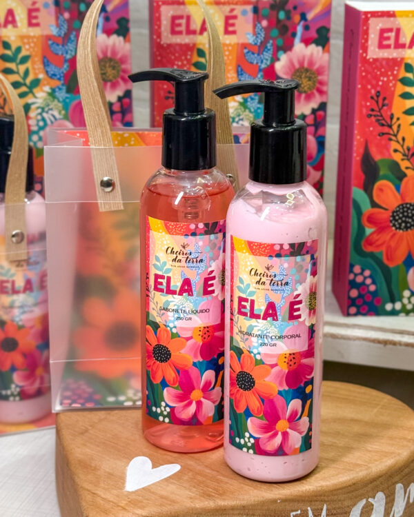 COLEÇÃO DIA DAS MÃES "ELA É" - KIT SABONETE LÍQUIDO E HIDRATANTE